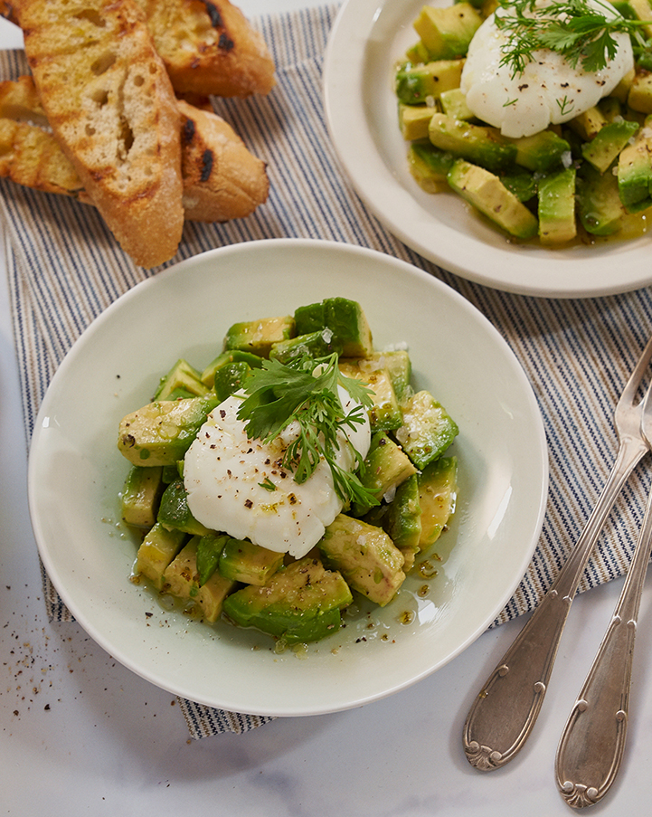 Avocado Lime Oil and Poached Egg - Bertolli Recipes
